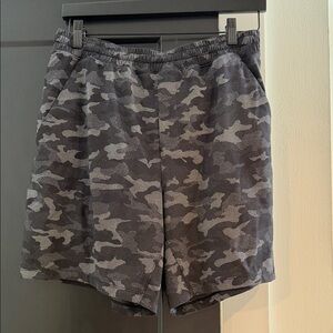 Lululemon Athletica Men's Black Camo Shorts